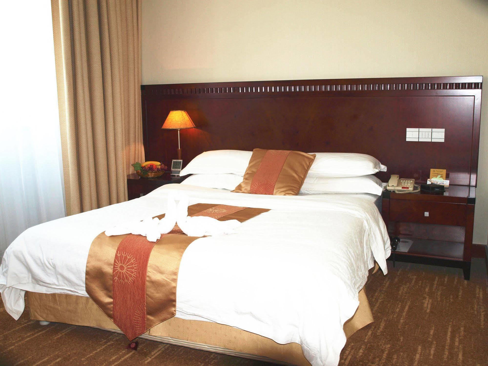 Century Hotel Tajcang Kültér fotó