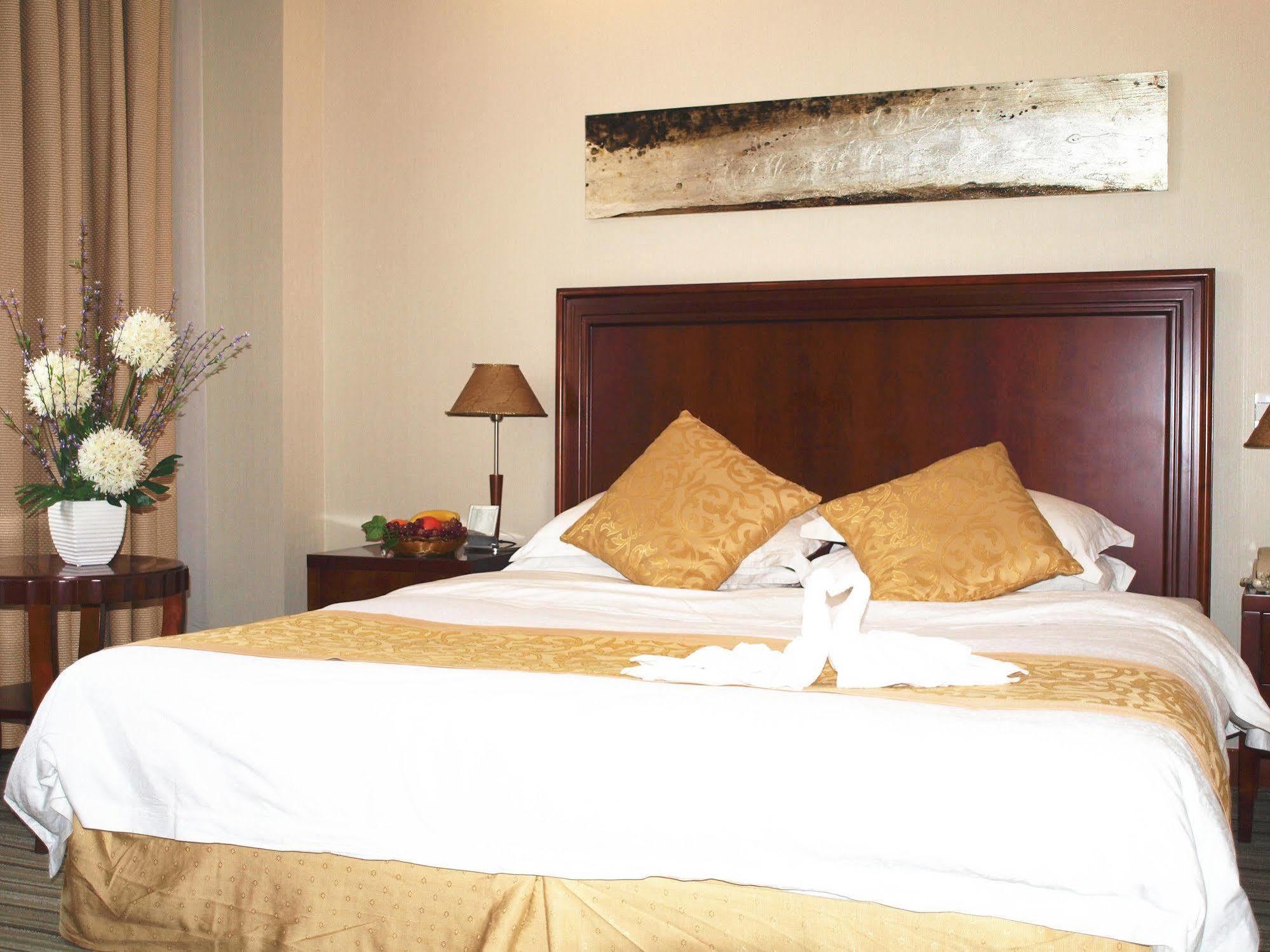 Century Hotel Tajcang Kültér fotó