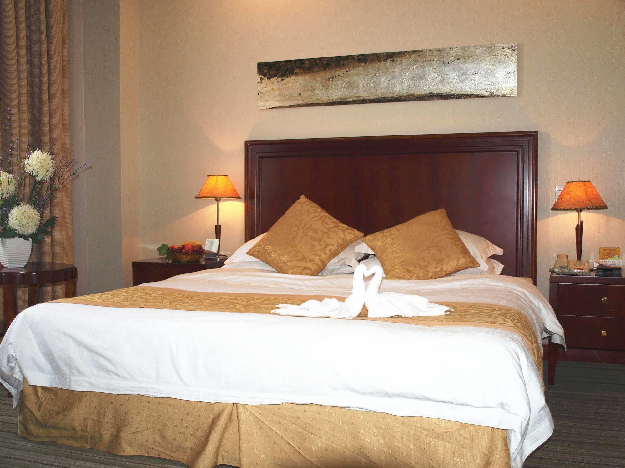 Century Hotel Tajcang Kültér fotó