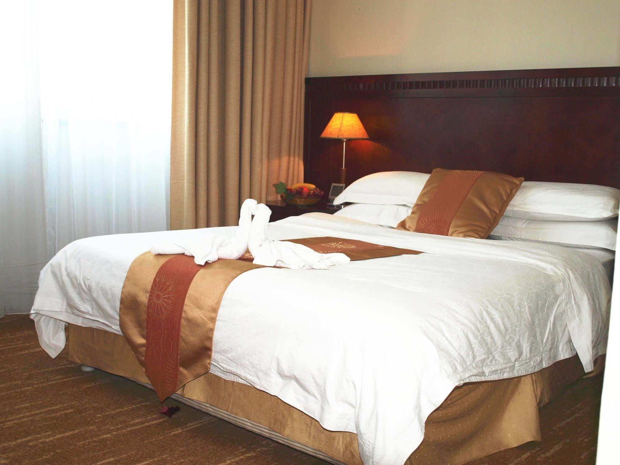 Century Hotel Tajcang Kültér fotó